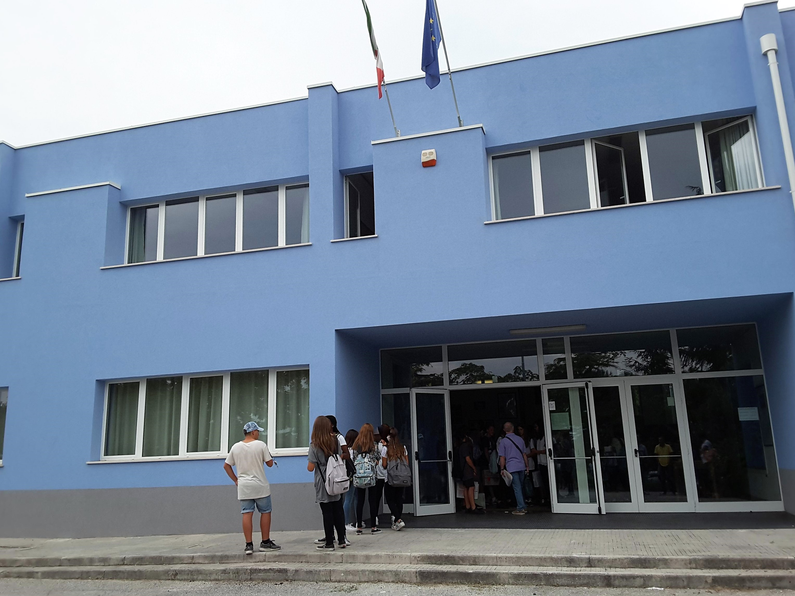 Ingresso scuola Leopardi Ingresso scuola Leopardi